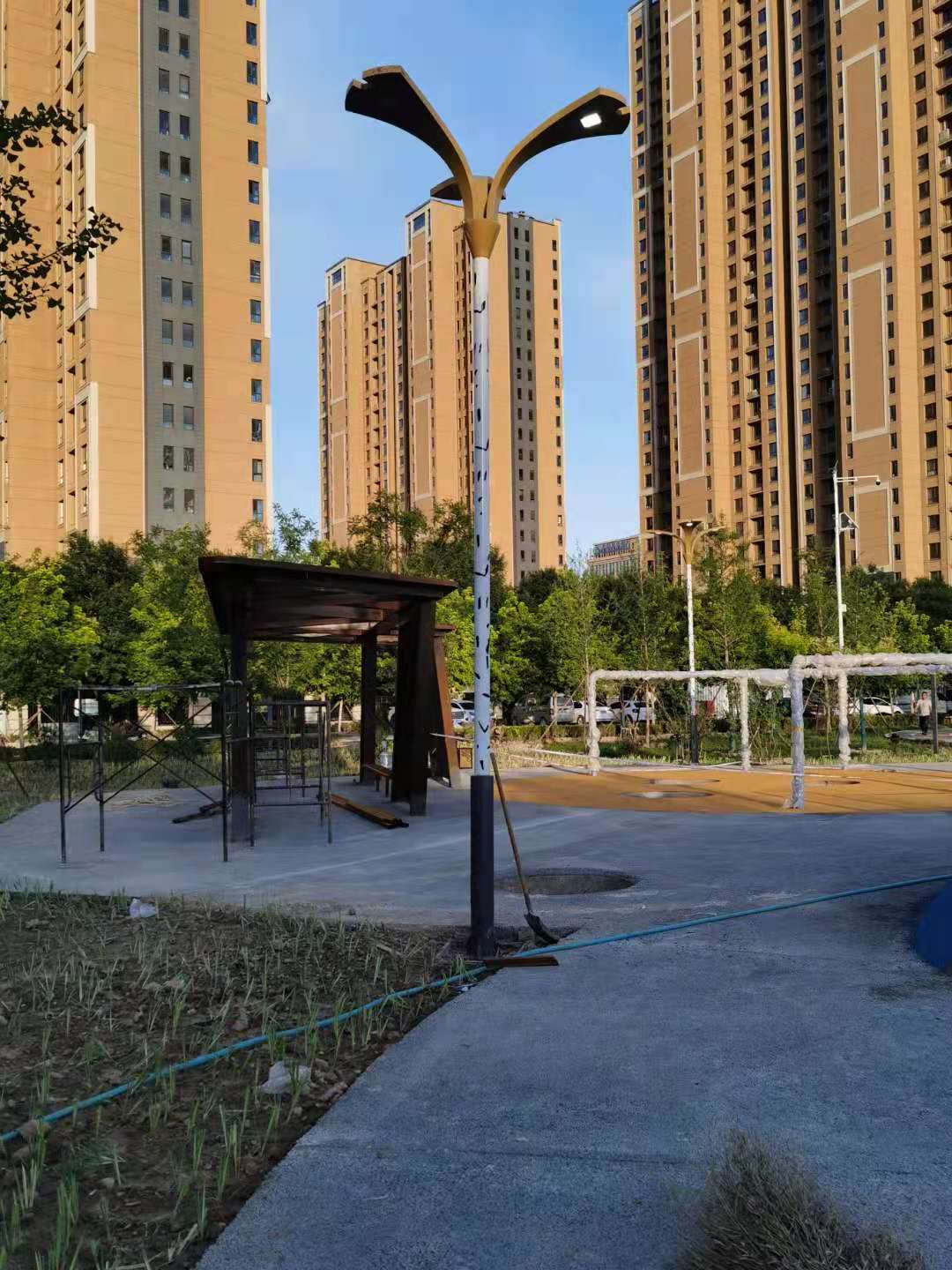 為什么天黑后路燈不亮？