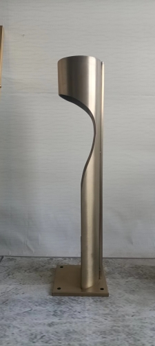 為什么高檔景區別墅大型公司總部都開始使用不銹鋼電鍍拉絲草坪燈呢--是因為不銹鋼好看嗎？(圖2)